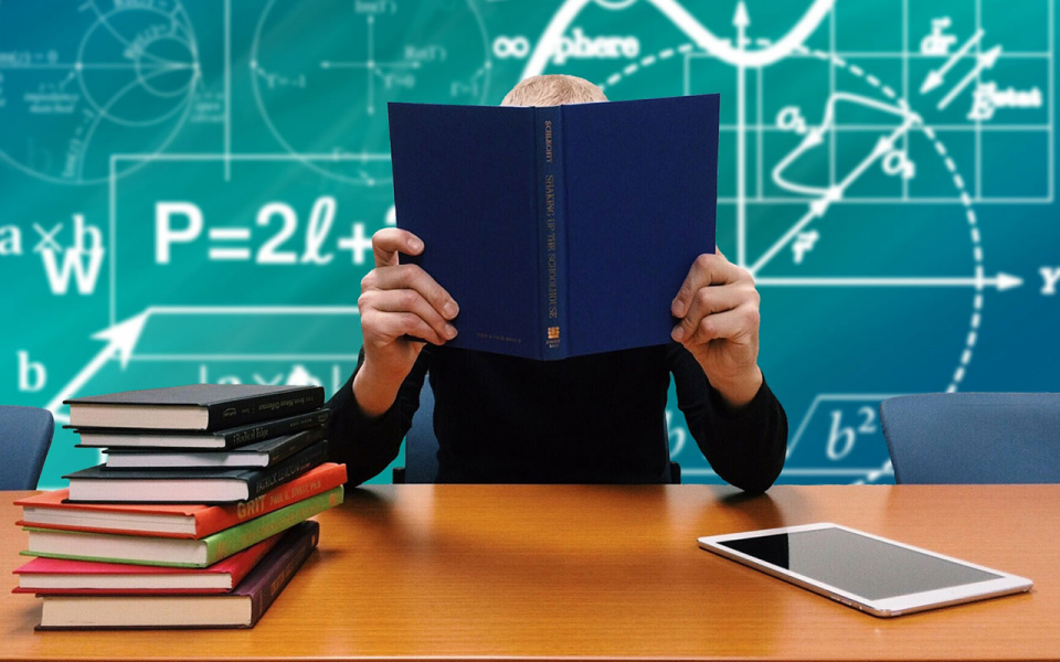 Чем может обернуться повышенная нагрузка на ребенка?